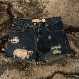 Vintage Levi’s high waisted shorts